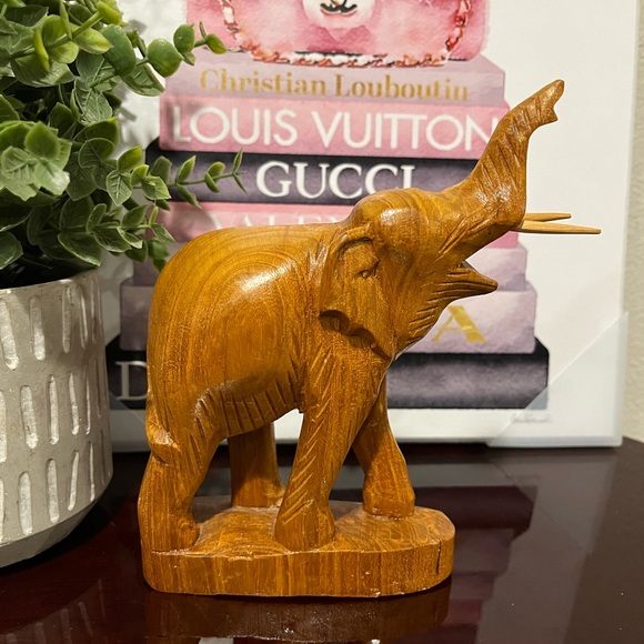 Vintage Thailand Solid Teak Wood Hand Carved Elephant Statue 6.5” Trunk Up - Picture 3 of 5